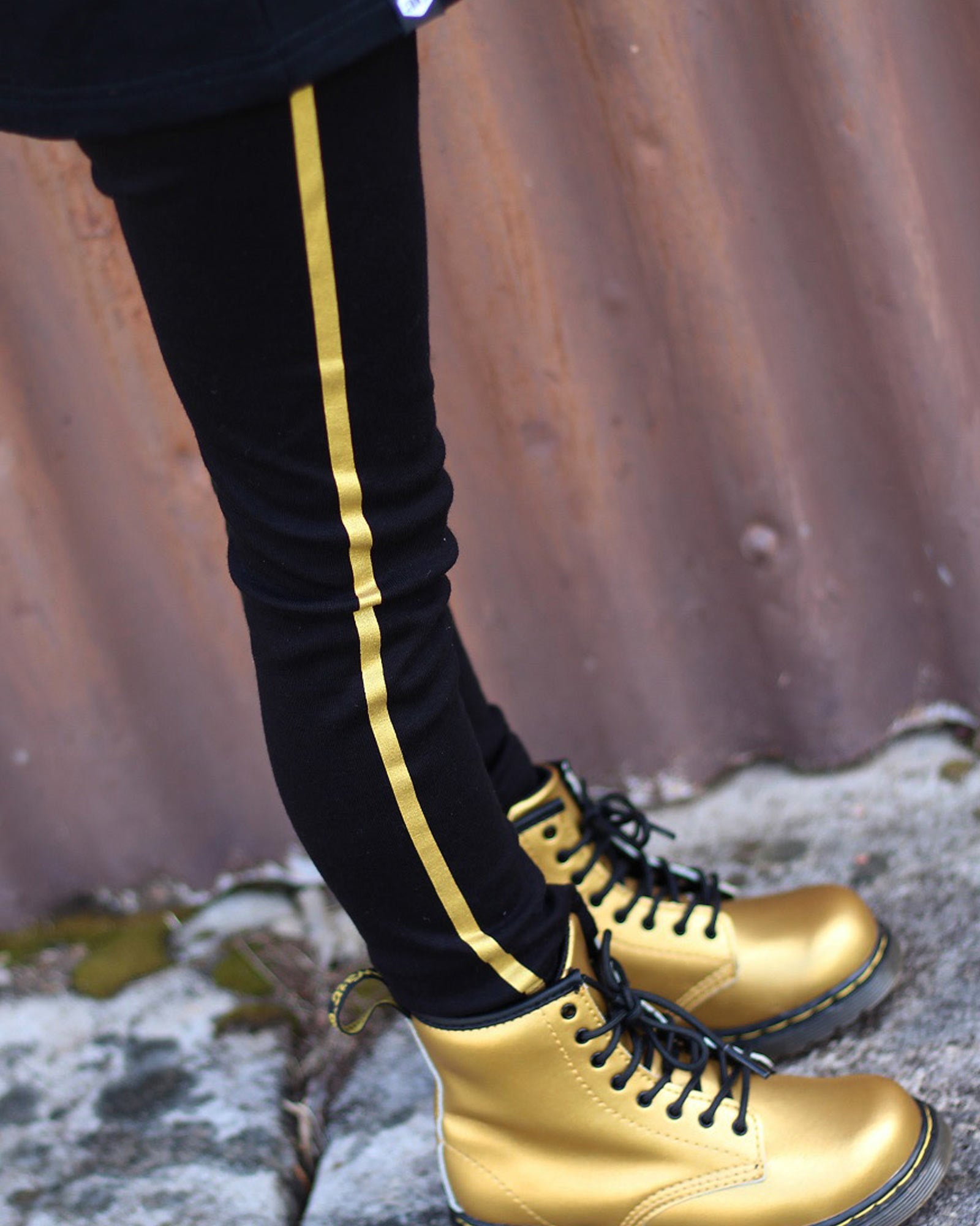 Buzz Band Legging Detail