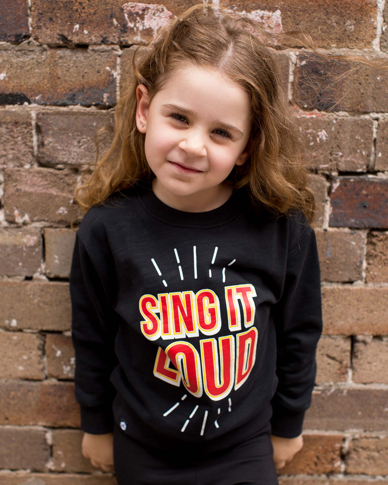 Sing It Out Loud Jumper black on model
